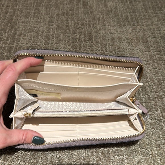 Kate Spade saffiano leather taupe/dusty purple zip-around wallet - Picture 4 of 4